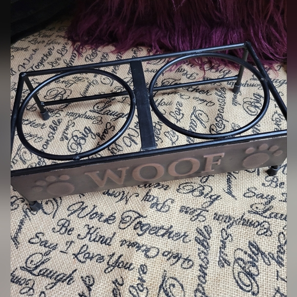 🛒🛍️💥Used metal dog food and water dish holder 10 ×5"×3 sturdy rubber feet - Picture 5 of 9